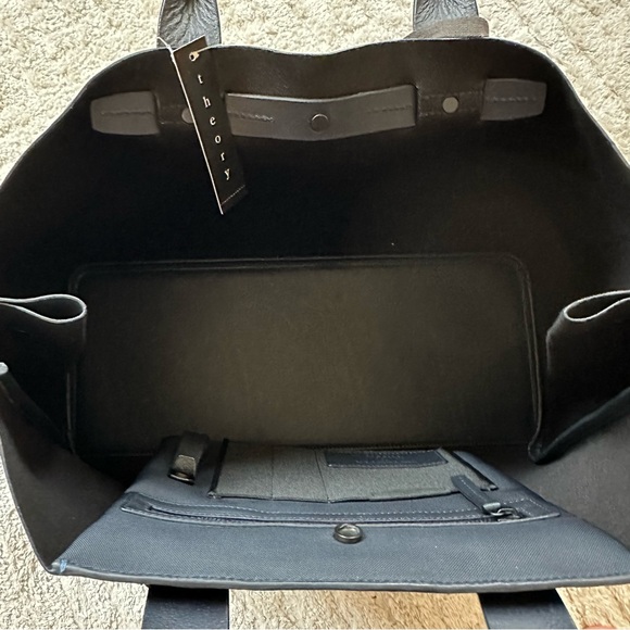 Troubadour x THEORY Featherweight Tote Bag - Picture 3 of 4